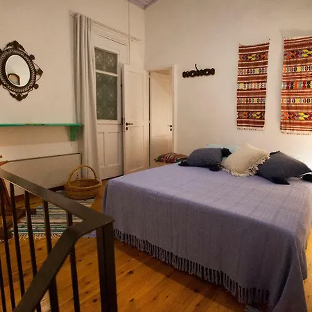 בית כפרי Cecilias Courtyard Malya