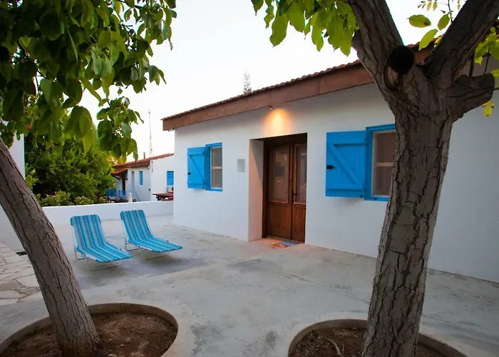 Cecilias Courtyard *