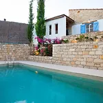 Cecilias Courtyard * Malya