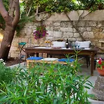 Cecilias Courtyard *