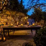 Cecilias Courtyard Landhaus *