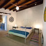 Cecilias Courtyard Landhaus Malya