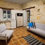 Cecilias Courtyard Landhaus Malya