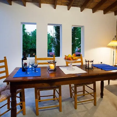 Летний дом Cecilias Courtyard