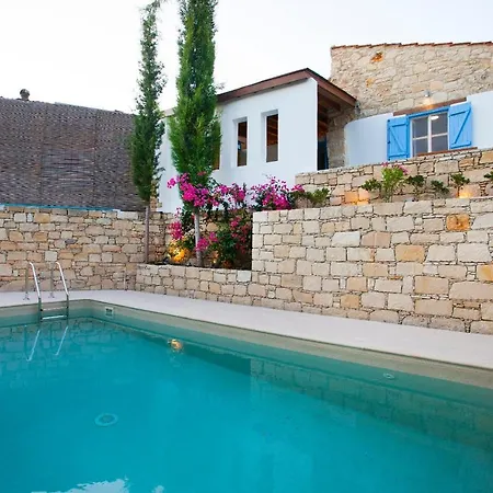 Cecilias Courtyard * Malia