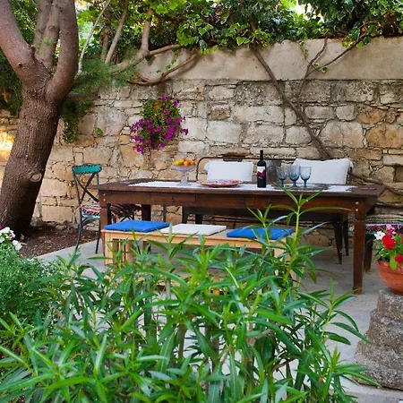 Cecilias Courtyard *