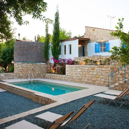 Летний дом Cecilias Courtyard