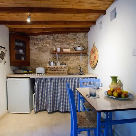 Cecilias Courtyard * Malia