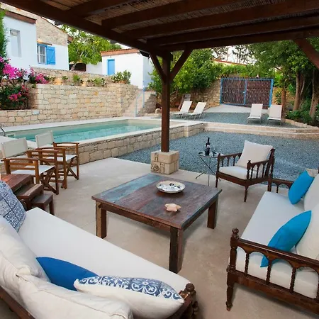 Cecilias Courtyard *