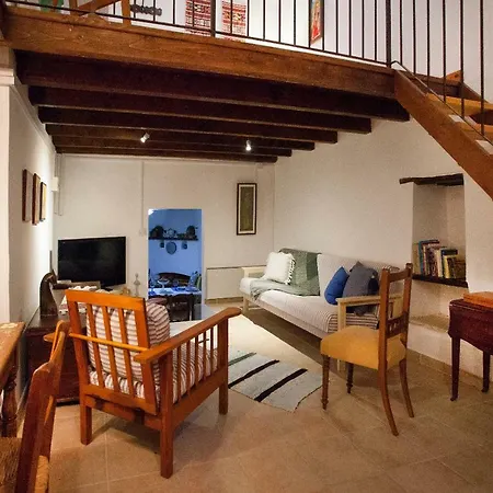 Cecilias Courtyard Venkovský dům Malya