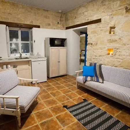 Cecilias Courtyard Venkovský dům Malya