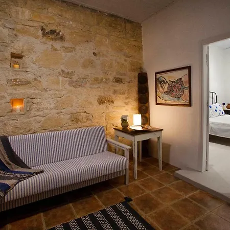 Cecilias Courtyard