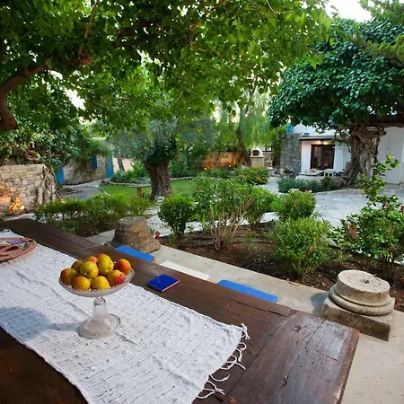 Cecilias Courtyard Malya