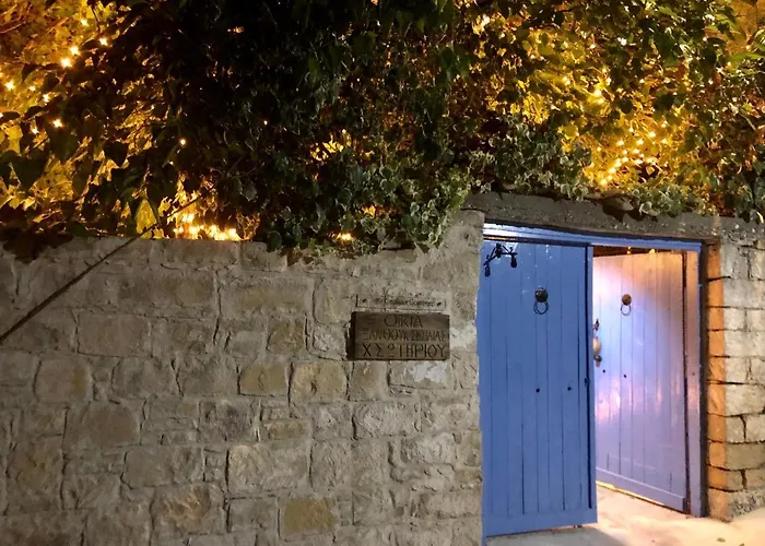 Cecilias Courtyard Malya