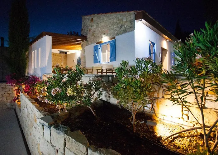 Cecilias Courtyard *