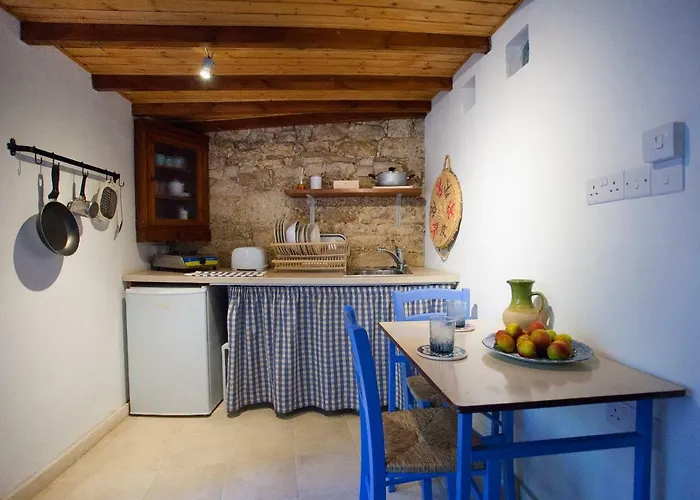 Cecilias Courtyard * Malya