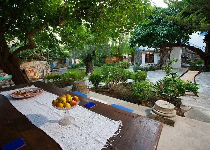 Cecilias Courtyard Malya